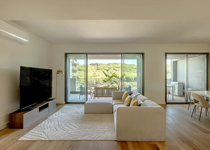 Luxe Terrace Apartment Alges