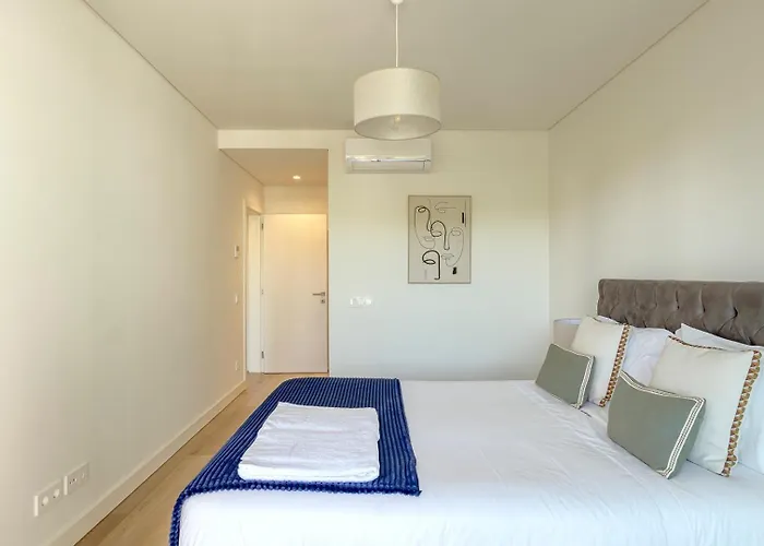 Apartment Luxe Terrace Alges